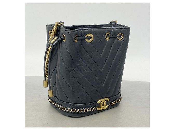 Borsa a tracolla Chanel in pelle blu navy - vista 2