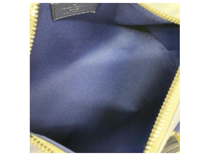 Sac à main Louis Vuitton Monogram Watercolor Keepall XS - vue 4