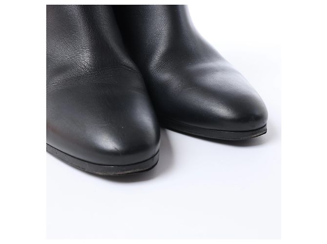 Kelly Hermès Saint Germain Leather Ankle Boots in Black, size 36 - view 12