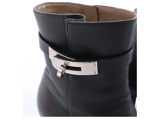 Kelly Hermès Saint Germain Leather Ankle Boots in Black, size 36 - view 5