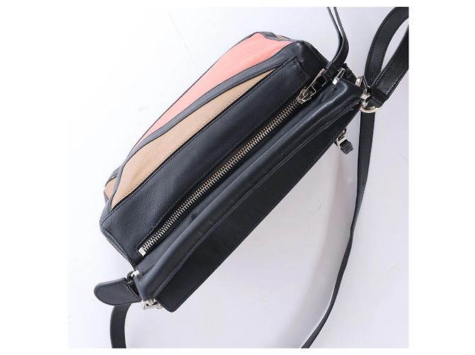 mala de mão 2 formas Loewe Puzzle Bag Small em couro Preto x rosa - vista 7