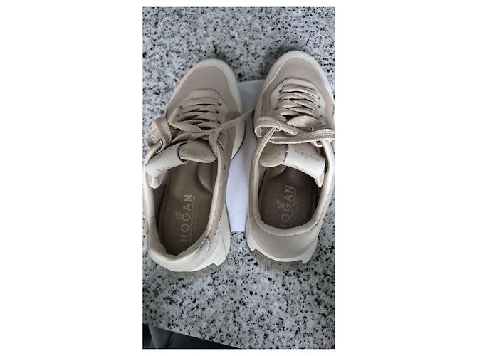 Baskets Hogan H641 en daim et cuir beige - vue 4