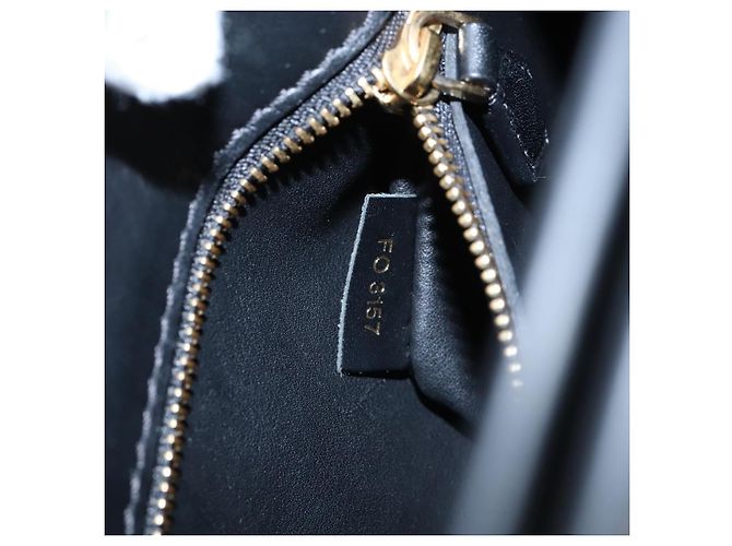 Louis Vuitton Cour Marly Leather with Studded Detail PM - vista 7