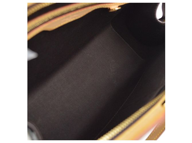 Louis Vuitton Brea Monogram Vernis MM - vista 3