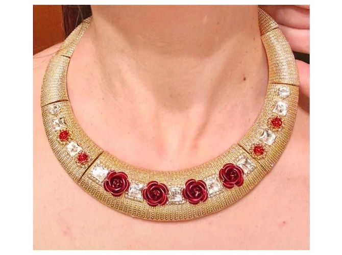 Colar Dolce & Gabbana com Rosas e Cristais - vista 2