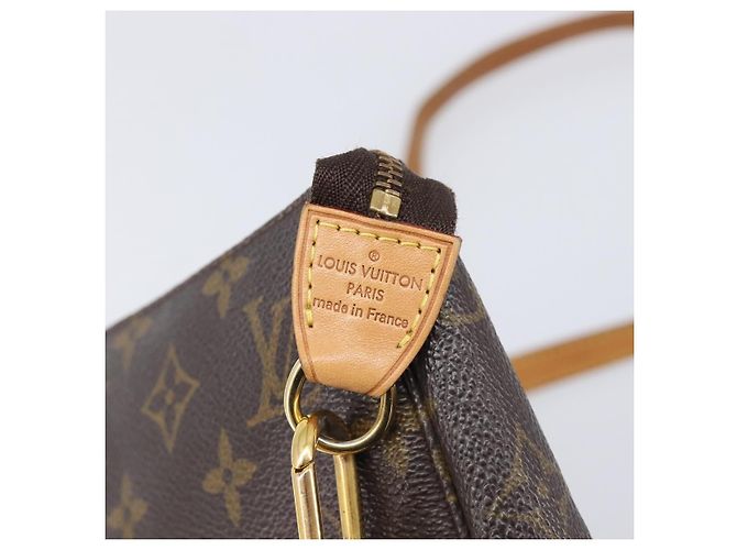 Pochette Accessoires NM aus Monogramm-Canvas von Louis Vuitton - Ansicht 6