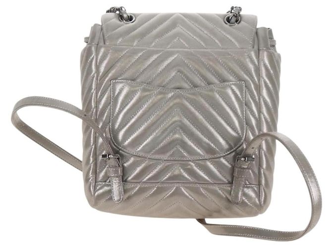 Chanel Urban Spirit Chevron in Pelle di Vitello Iridescente Piccolo - vista 2