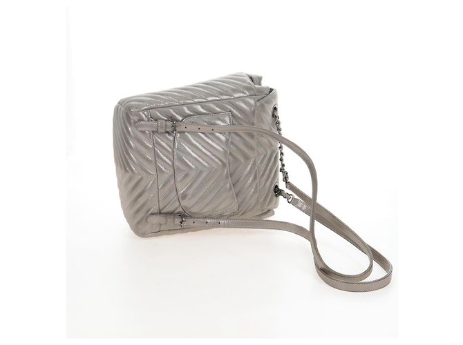Chanel Urban Spirit Chevron in Pelle di Vitello Iridescente Piccolo - vista 7