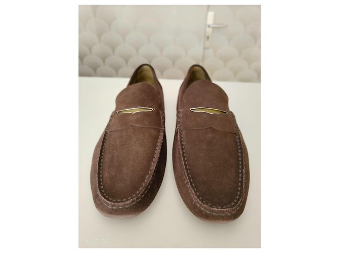 Louis Vuitton Mocassins en Daim Marron - vue 3