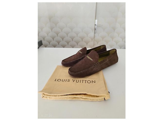 Louis Vuitton Mocassins en Daim Marron - vue 5