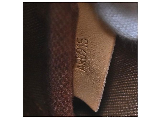 Louis Vuitton Saumur Monogram Canvas 30 - view 5
