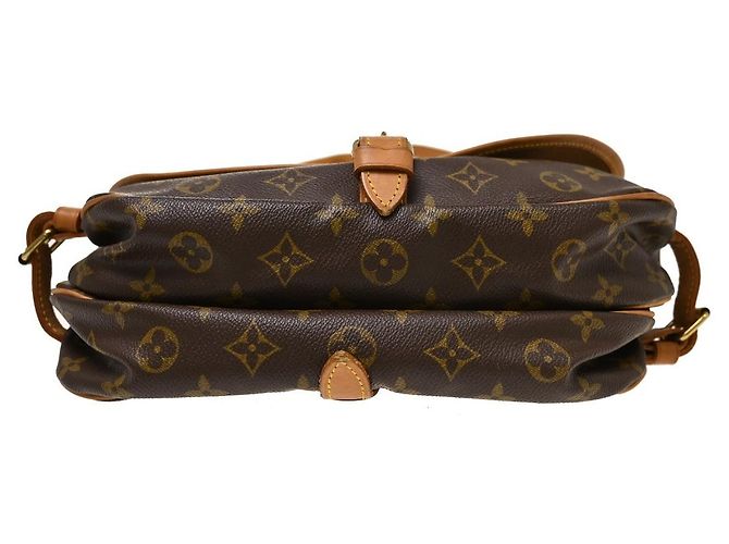 Louis Vuitton Saumur Monogram Canvas 30 - view 7