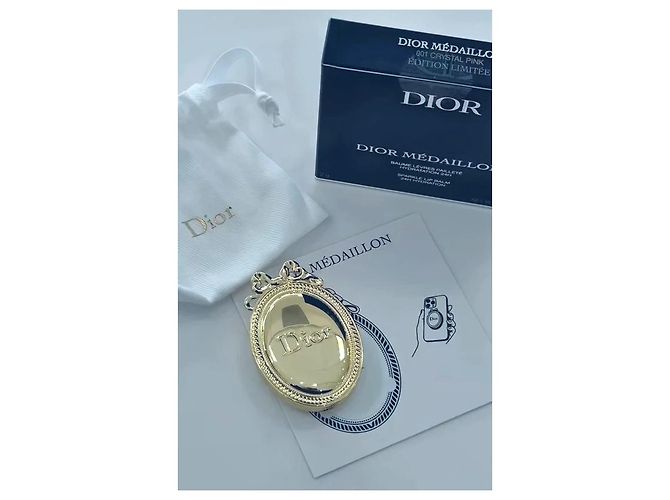 Christian Dior Medaillon Limitierte Edition Noel 2026 Lippenbalsam - Ansicht 2