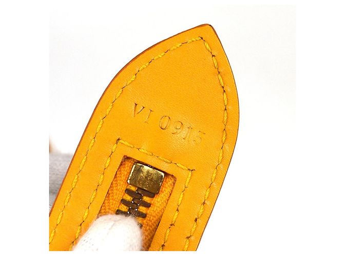 Louis Vuitton Saint Jacques Epi Leather PM - vue 5