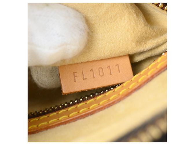 Louis Vuitton Looping Monogram Canvas MM - vista 5