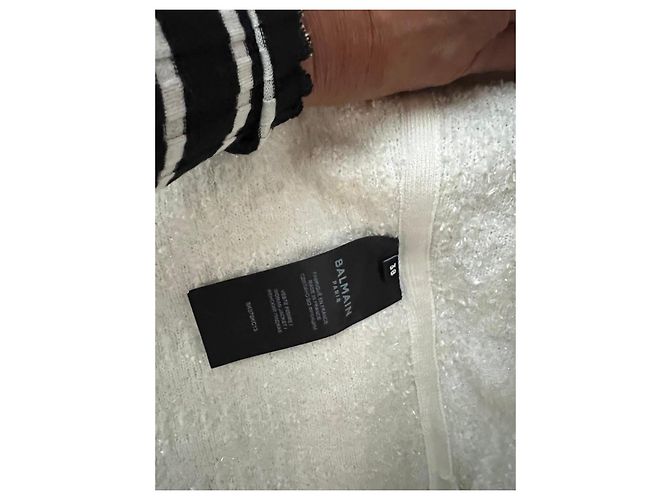 Balmain Jacke aus weißem Tweed mit Fransen und Löwenknöpfen - Ansicht 11