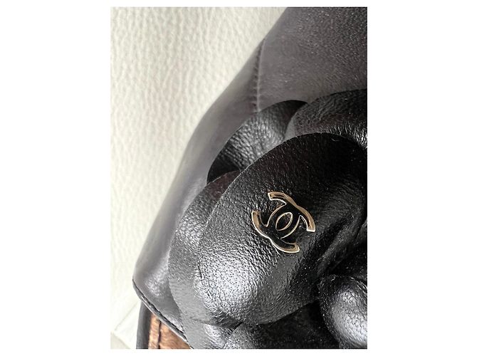 Stivaletti Chanel in pelle nera con camelia - vista 5