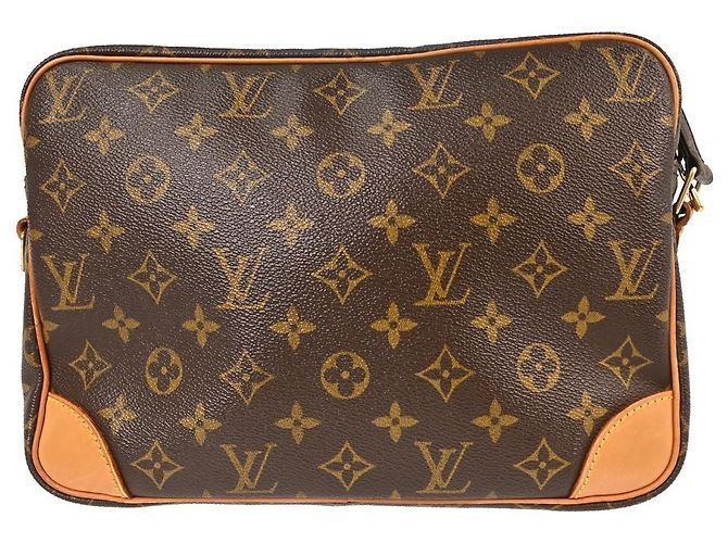 Sac à épaule Louis Vuitton Nil Monogram Canvas - vue 2