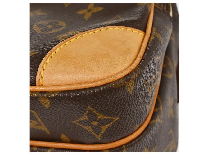 Sac à épaule Louis Vuitton Nil Monogram Canvas - vue 7