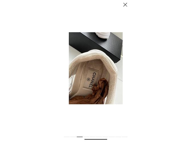 Baskets Chanel en cuir blanc et transparent - vue 10