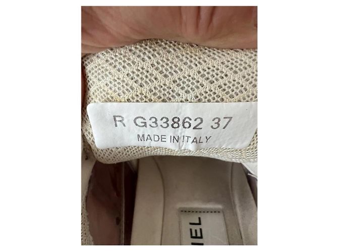 Baskets Chanel en cuir blanc et transparent - vue 8