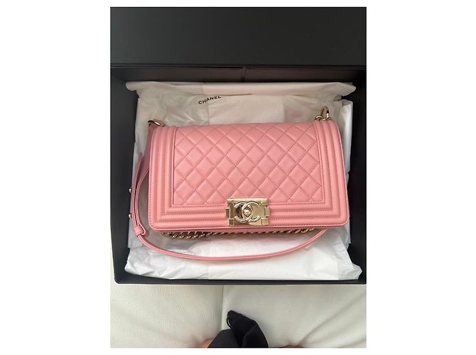 Bolso Chanel Boy Chanel en piel rosa - vista 4
