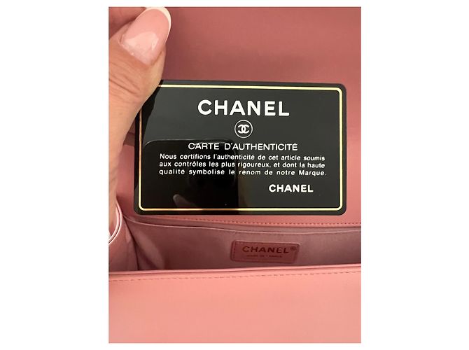 Bolso Chanel Boy Chanel en piel rosa - vista 5