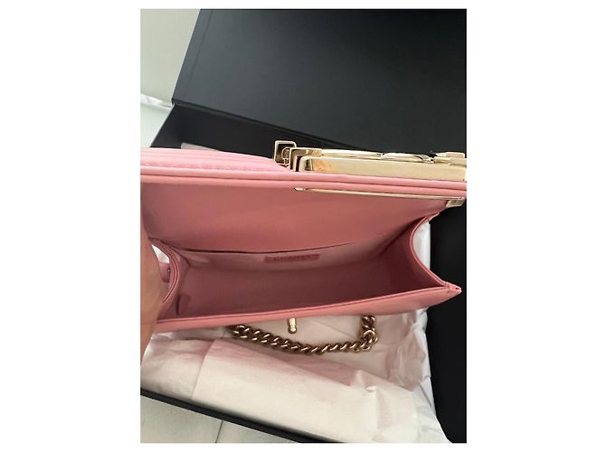 Bolso Chanel Boy Chanel en piel rosa - vista 7