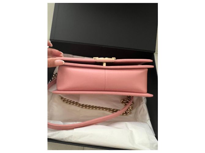 Bolso Chanel Boy Chanel en piel rosa - vista 8