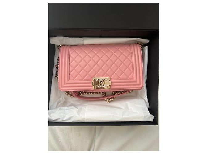 Bolso Chanel Boy Chanel en piel rosa - vista 9