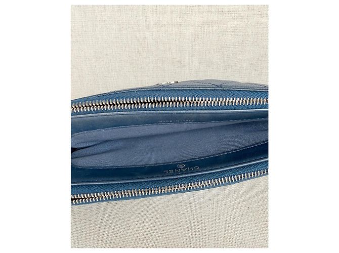 Chanel Wallet on Chain (WOC) in pelle caviar matelassé Blu Navy - vista 12