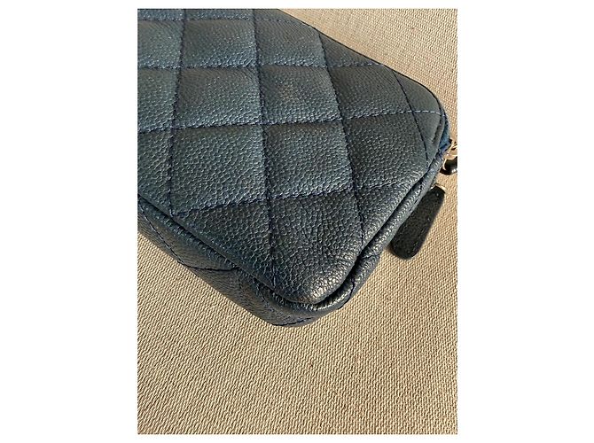 Chanel Wallet on Chain (WOC) in pelle caviar matelassé Blu Navy - vista 16
