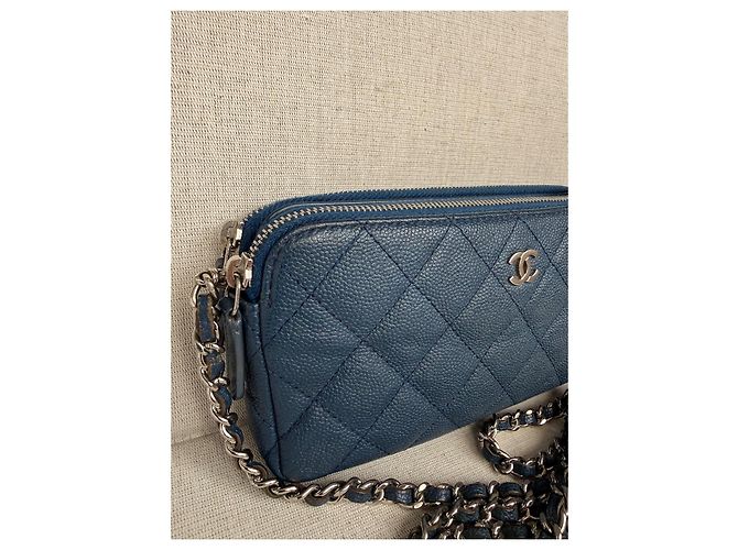 Chanel Wallet on Chain (WOC) in pelle caviar matelassé Blu Navy - vista 3