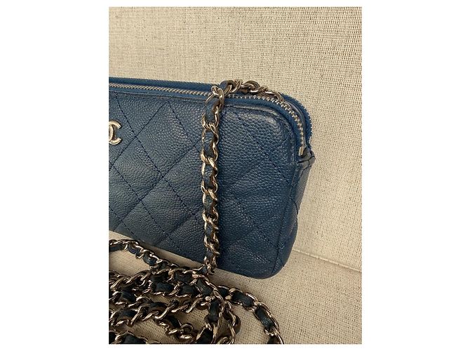Chanel Wallet on Chain (WOC) in pelle caviar matelassé Blu Navy - vista 4