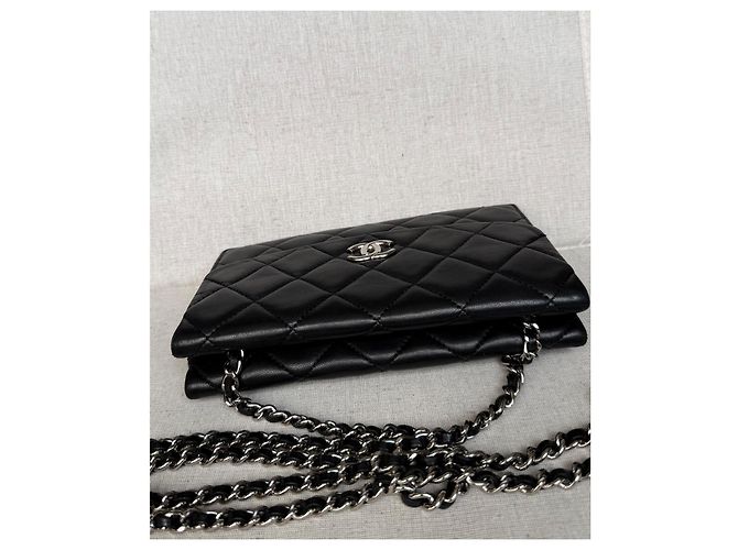Borsa Chanel Wallet On Chain (WOC) in pelle di agnello nera - vista 3