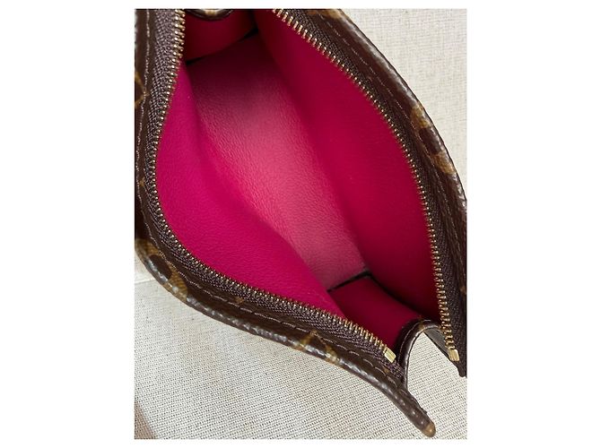 Louis Vuitton Neceser Monogram Marrón - vista 12