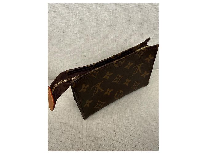 Louis Vuitton Neceser Monogram Marrón - vista 13