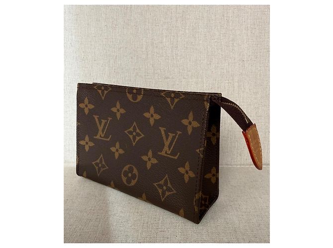 Louis Vuitton Neceser Monogram Marrón - vista 2