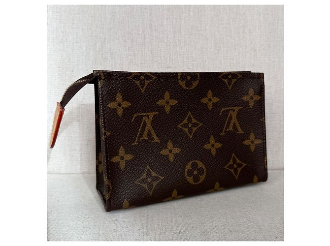 Louis Vuitton Neceser Monogram Marrón - vista 4