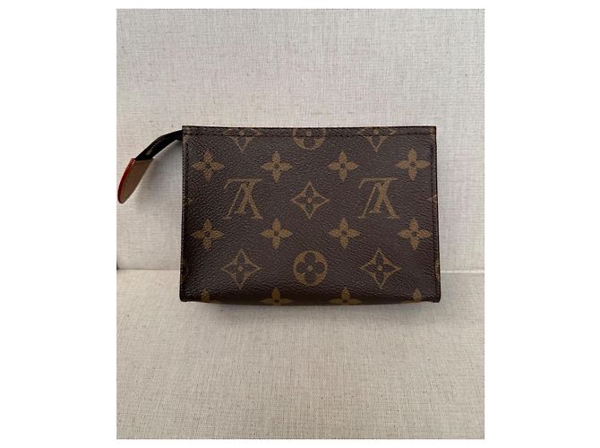 Louis Vuitton Neceser Monogram Marrón - vista 5