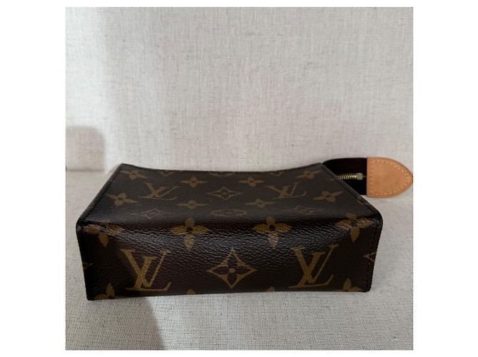 Louis Vuitton Neceser Monogram Marrón - vista 7