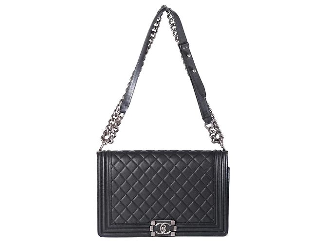 Bolsa de Ombro Chanel Boy Medium em Couro Matelassê - vista 2