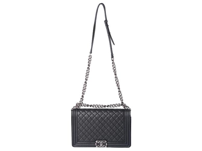 Bolsa de Ombro Chanel Boy Medium em Couro Matelassê - vista 3