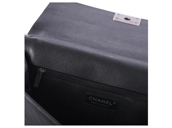 Bolsa de Ombro Chanel Boy Medium em Couro Matelassê - vista 7