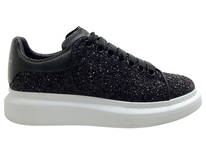 Alexander McQueen Sapatilhas Oversized com Glitter Preto Preto / Branco - vista 2