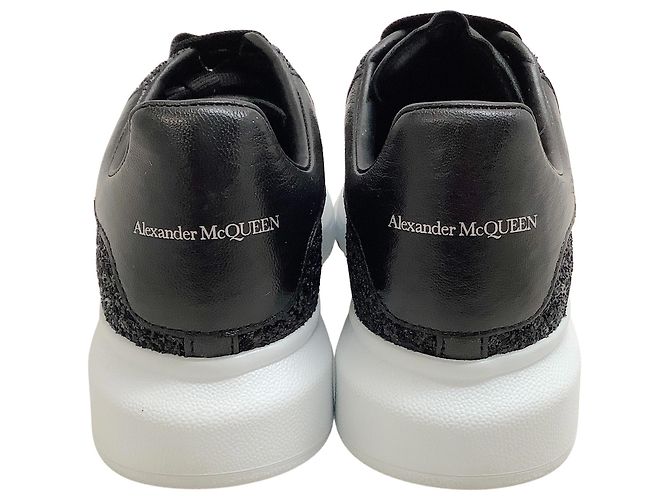 Alexander McQueen Sapatilhas Oversized com Glitter Preto Preto / Branco - vista 5