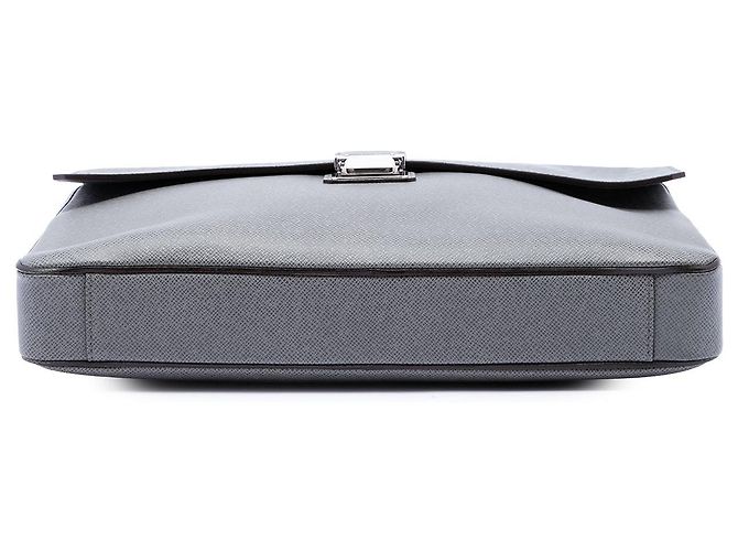 Borsa Business Louis Vuitton Taiga Vassili PM Grigia - vista 3