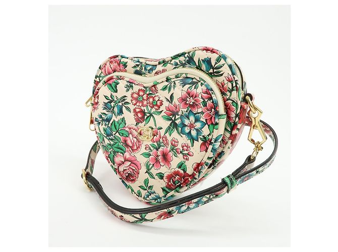 Gucci Interlocking G Heart Diagonal Quilted Leather Mini - vista 3