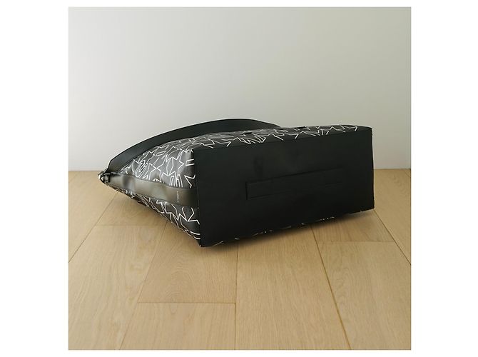 Givenchy Sac Tote en Toile Imprimé Étoiles Noir - vue 11
