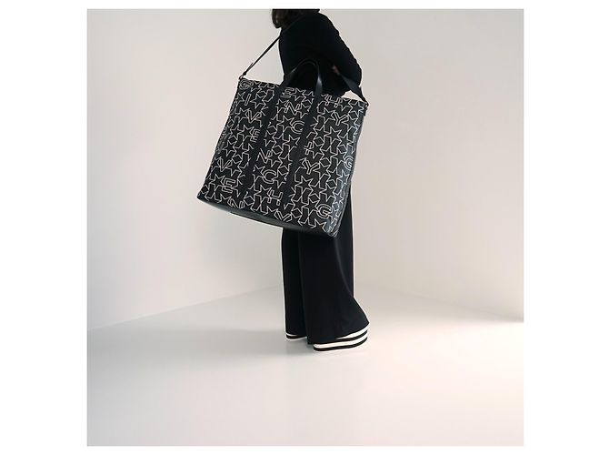 Givenchy Sac Tote en Toile Imprimé Étoiles Noir - vue 8